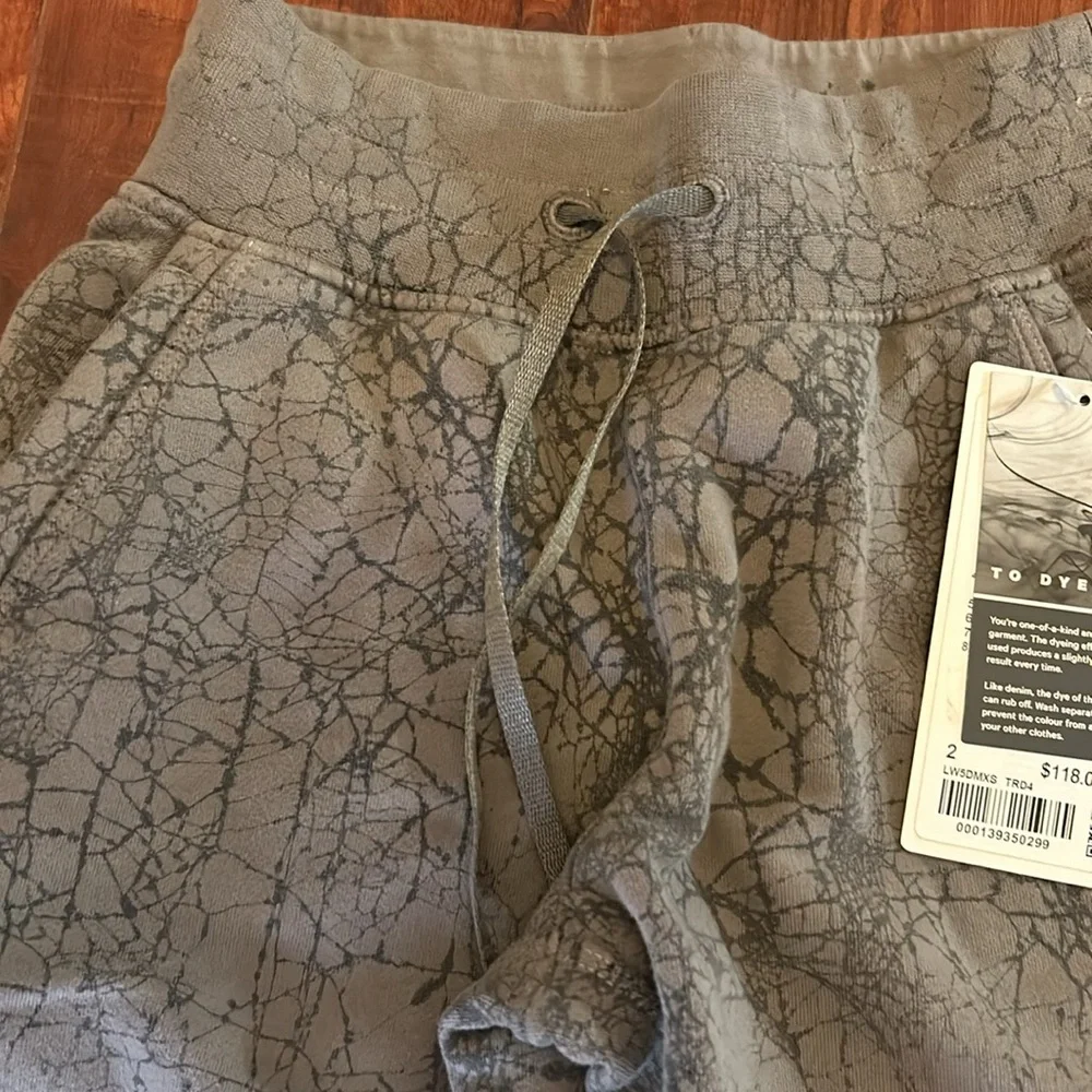 Authentic Lululemon joggers - Picture 3 of 4